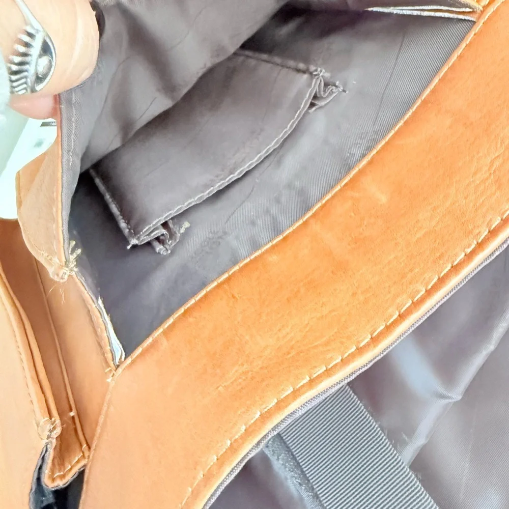 Kenneth Cole Reaction Mind Your Own Business Colombian Leather Laptop Bag